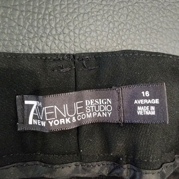 Size 16 average 7th Avenue New York & Company slacks - Picture 3 of 4